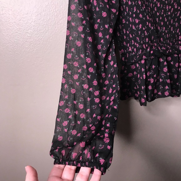 ☕️B2G1 Francesca's | Floral Long Sleeve Top - Picture 3 of 6